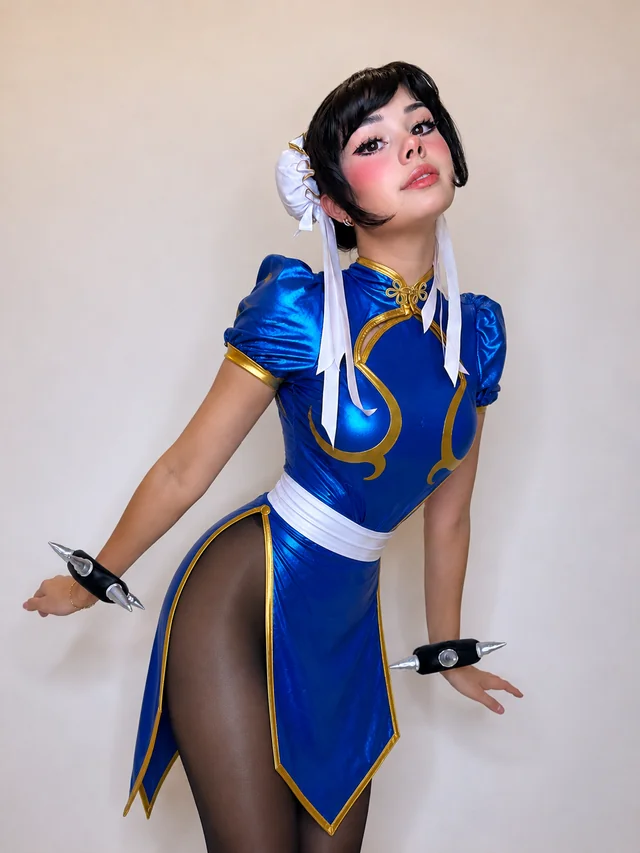 Chun-Li Cosplay Slut Gets Lewd in Street Fighter Roleplay
