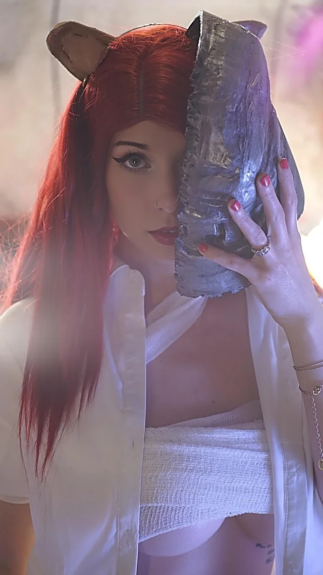 Shannyplays Lucy Elfen Lied Cosplay Amateur Gets Wild
