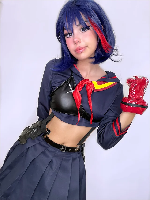 Ryuko Matoi Kill la Kill cosplay amateur gets naked and nasty