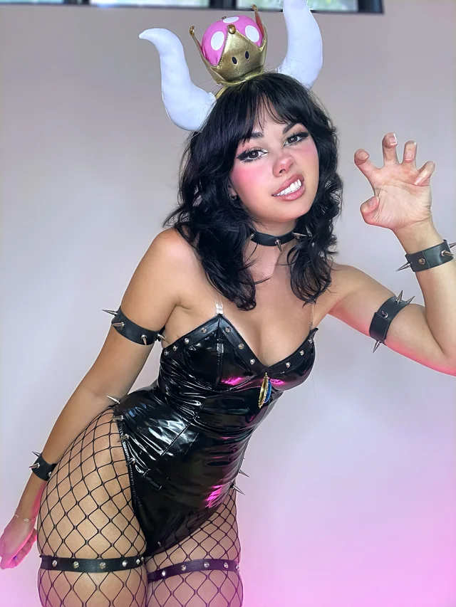 Bowsette cosplay nude fantasy with glasses blowjob tease