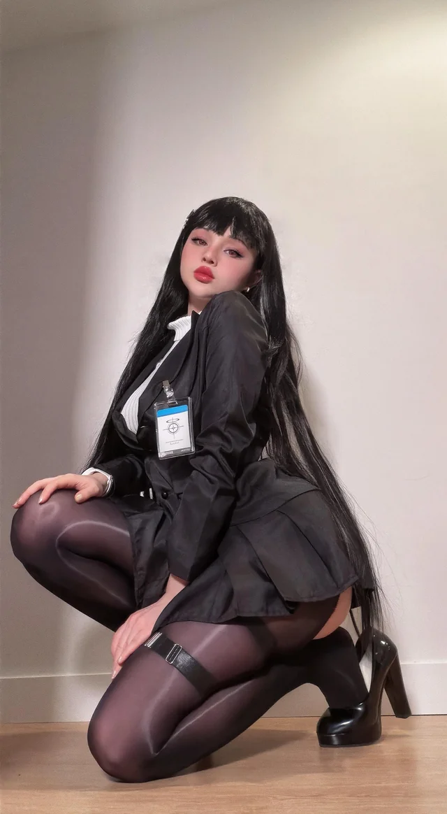 Hidori Rose as Rio Blue Archive glasses blowjob cosplay