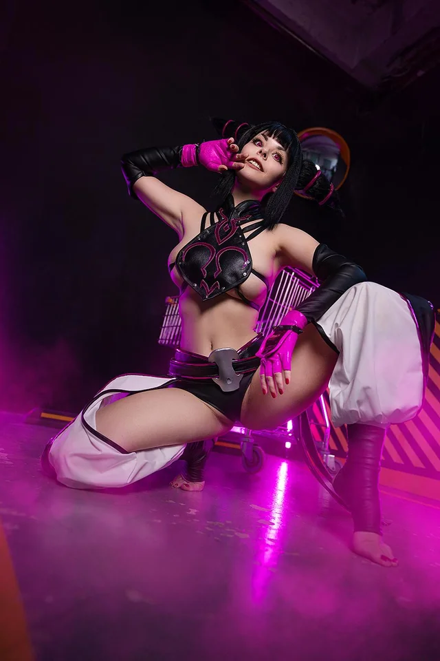 HellyValentine’s Juri Han Cosplay Turns Street Fighter Into Raw Cosplay Sex