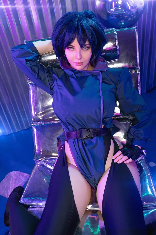HellyValentine’s Motoko Kusanagi cosplay turns cyberpunk into raw amateur porn