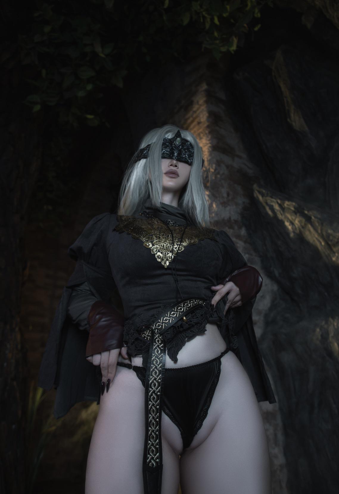 Firekeeper Cosplay Sex – JyuSan’s Nerdy Redhead Gamer Girl Porn