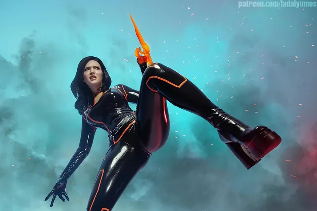 Lada Lyumos as Miranda Lawson in Mass Effect cosplay porn