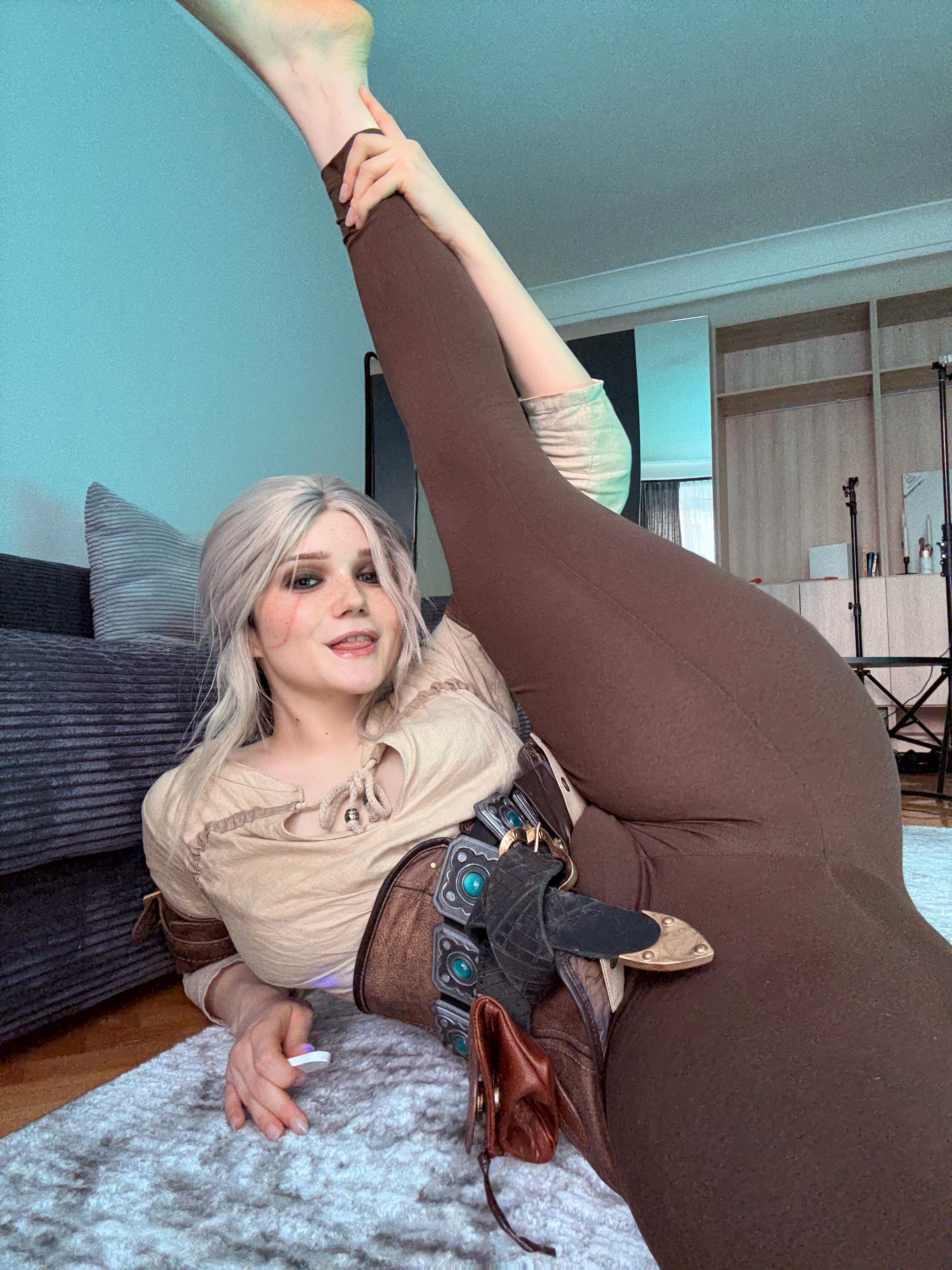 Neyrodesu’s Ciri Witcher cosplay turns into raw gamer girl porn