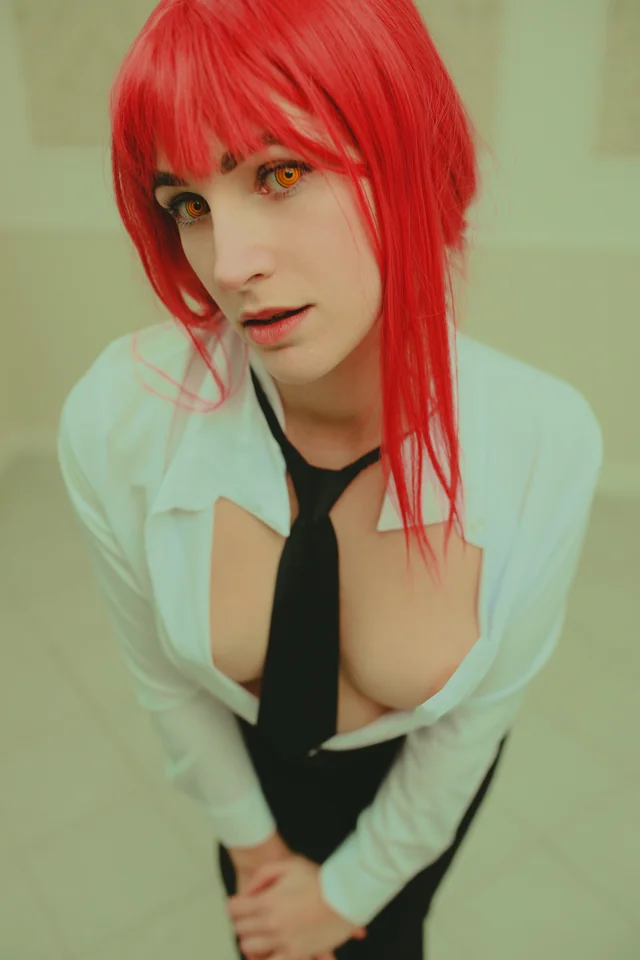 Makima Chainsaw Man cosplay slut rides you in nerdy roleplay