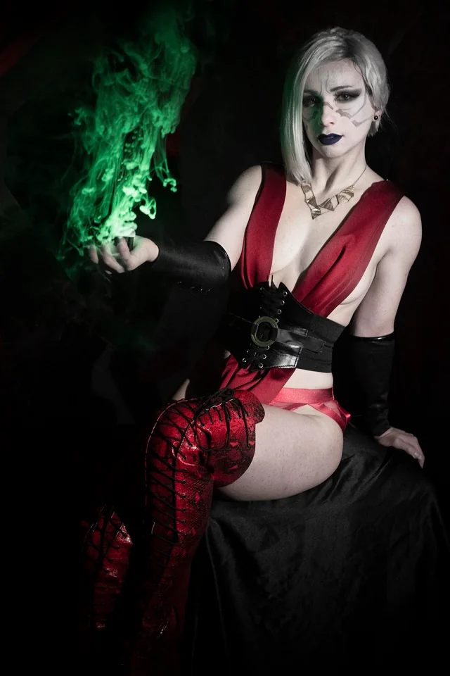 Cammi Star as Nightsister Merrin in raw Star Wars Jedi cosplay porn