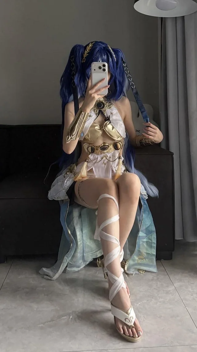 Luno’s Wuthering Waves cosplay turns into raw nerd porn glasses blowjob