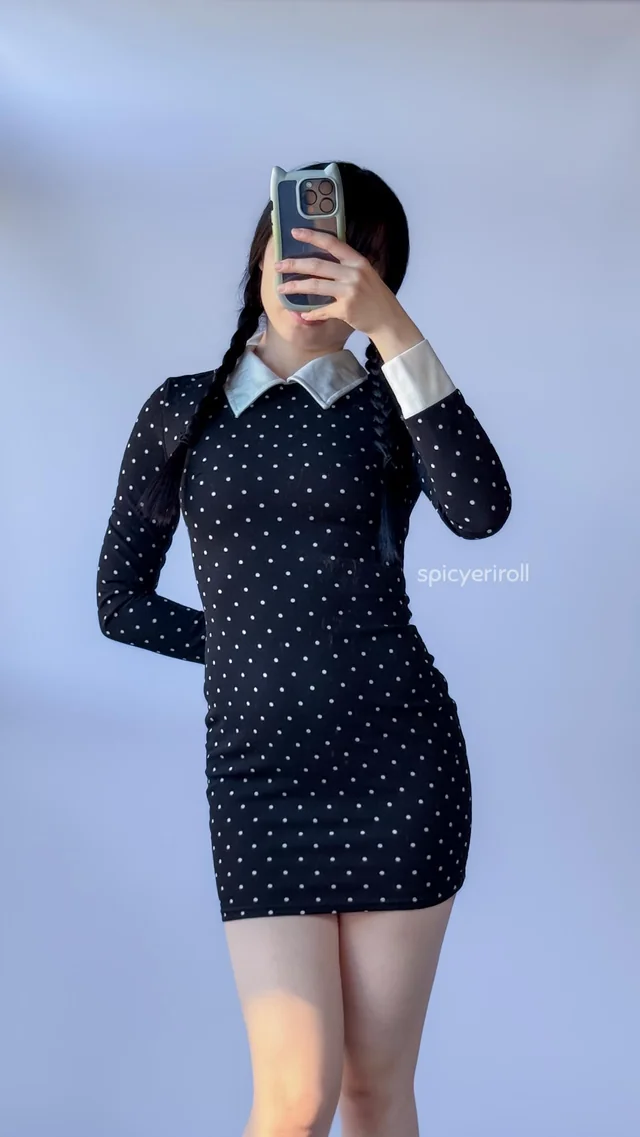 Wednesday Addams cosplay nude goth girl spreads for the camera