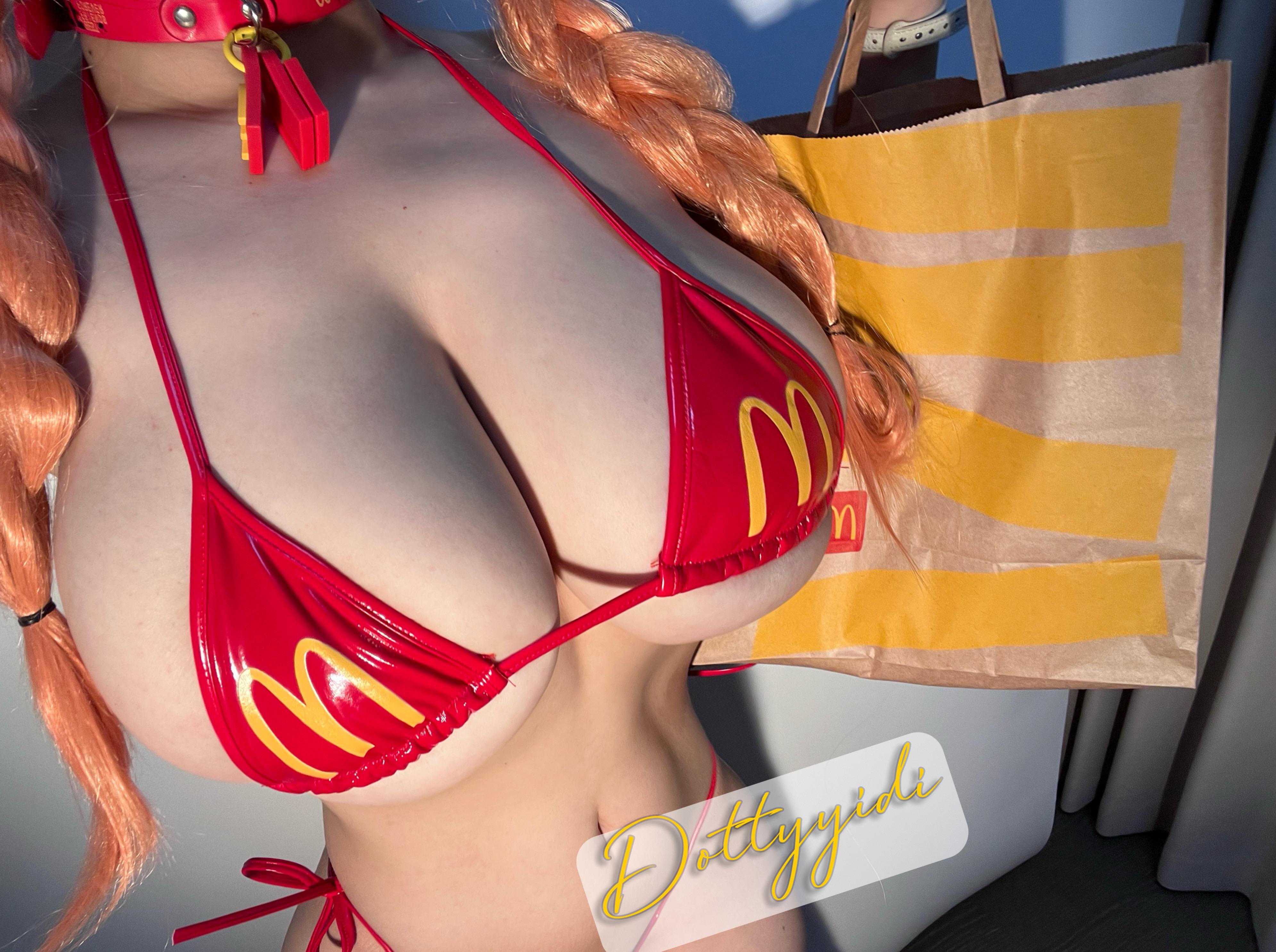 Dottyyidi McDonald girl cosplay turns fast-food uniform into filthy gamer fantasy