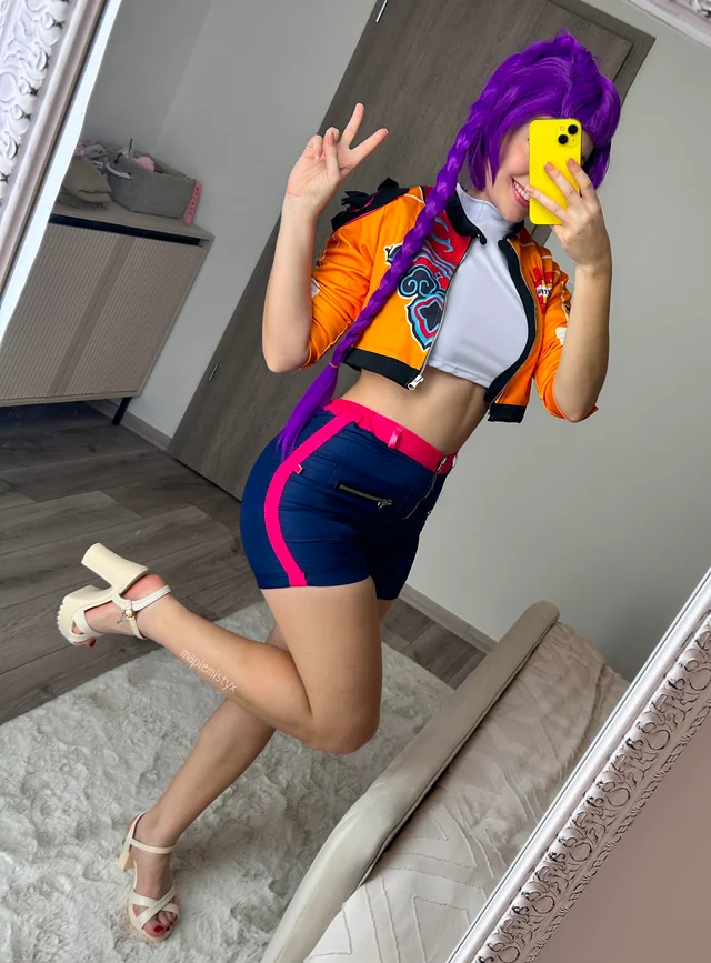 Maplemistyx Rumi K-pop demon hunters cosplay nude solo tease