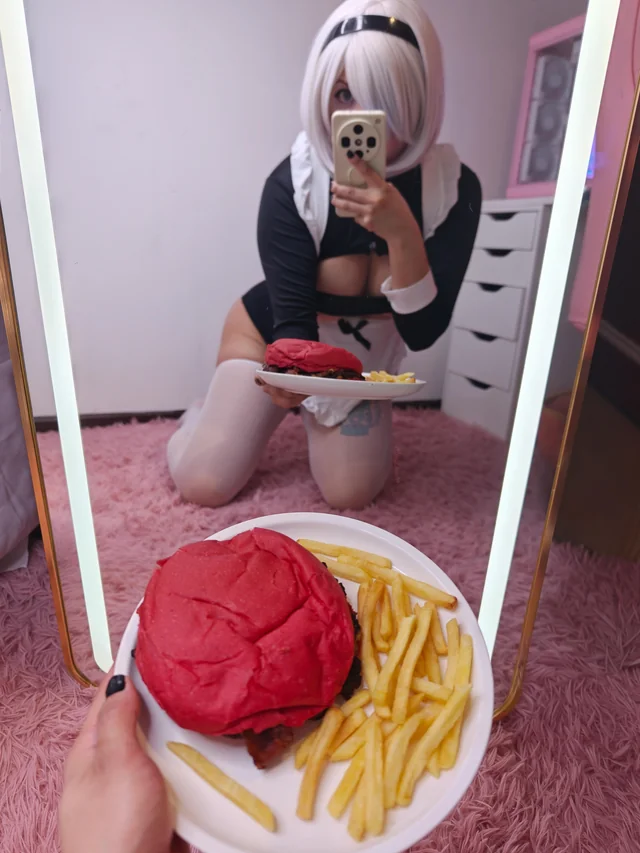 2B Maid Cosplay Amateur Serves Up Lewd Nier Automata Dinner