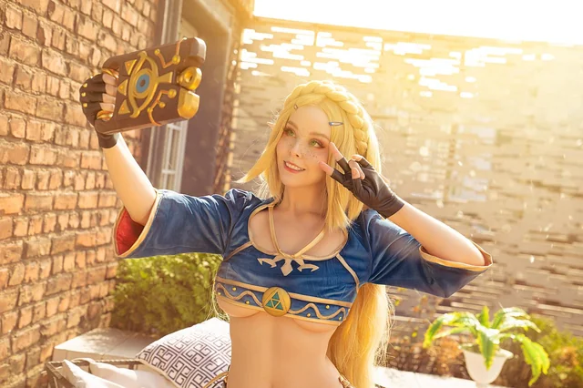 HellyValentine’s Zelda cosplay turns into raw tabletop gamer nude fantasy