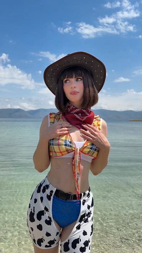 Peppy_cos strips Woody’s cowboy cosplay for a filthy nerdy solo tease