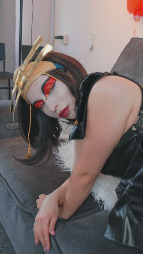Kyoshi Warrior Suki cosplay porn with gamer girl curves
