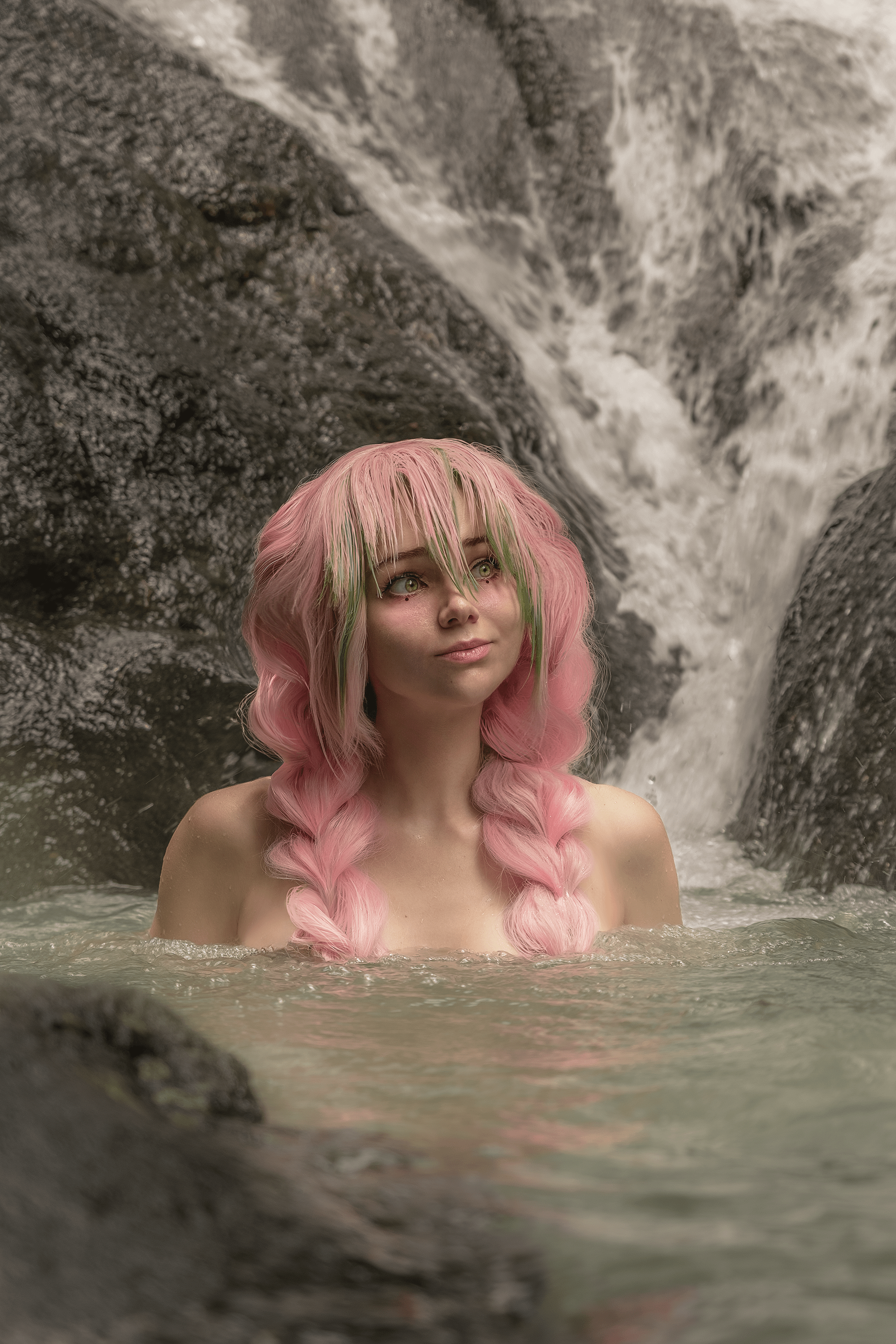 Nancy Novikova’s Lewd Mitsuri Kanroji Demon Slayer Cosplay