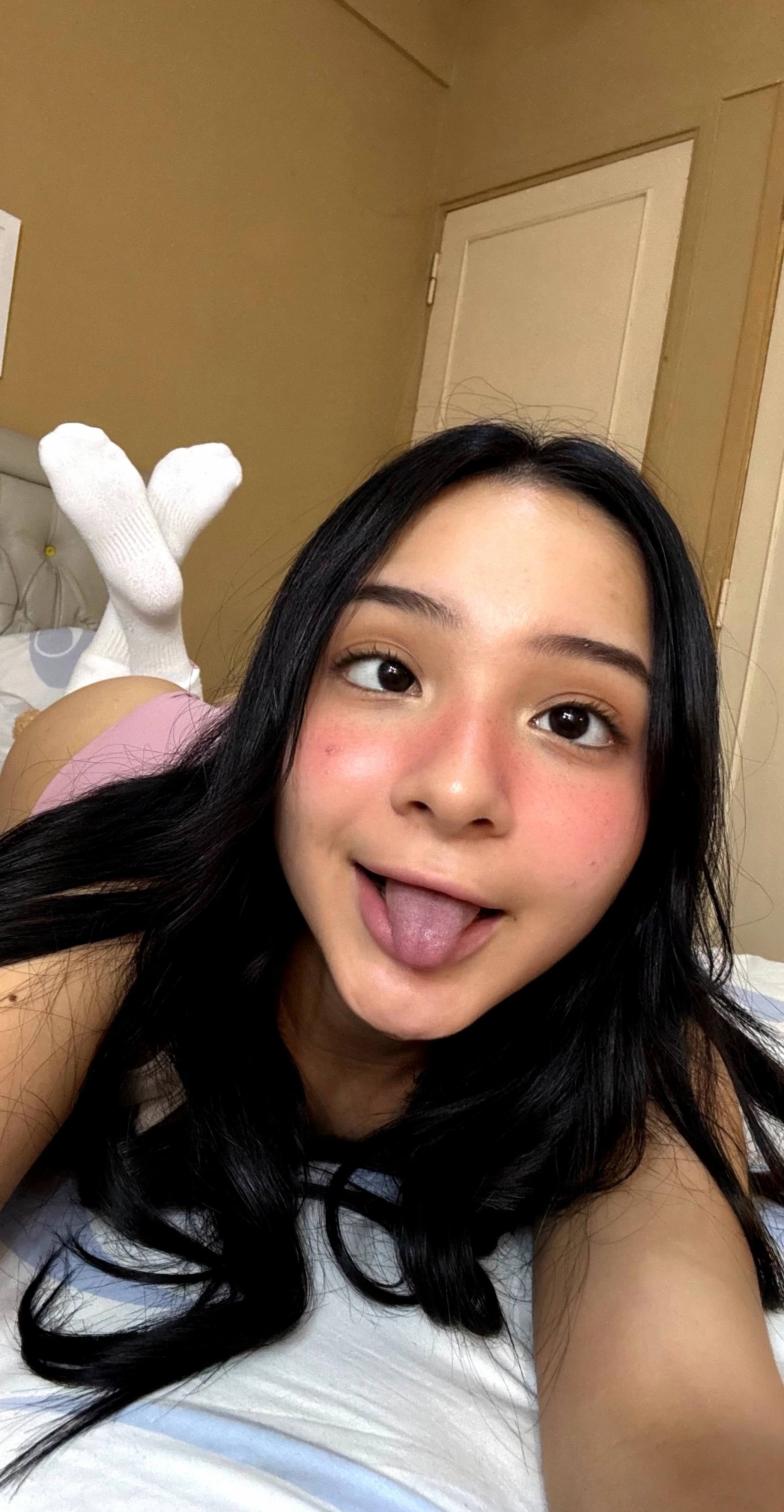 i practiced this face in the mirror for two hours but idk if it makes me look pretty or just like i’m about to cry again