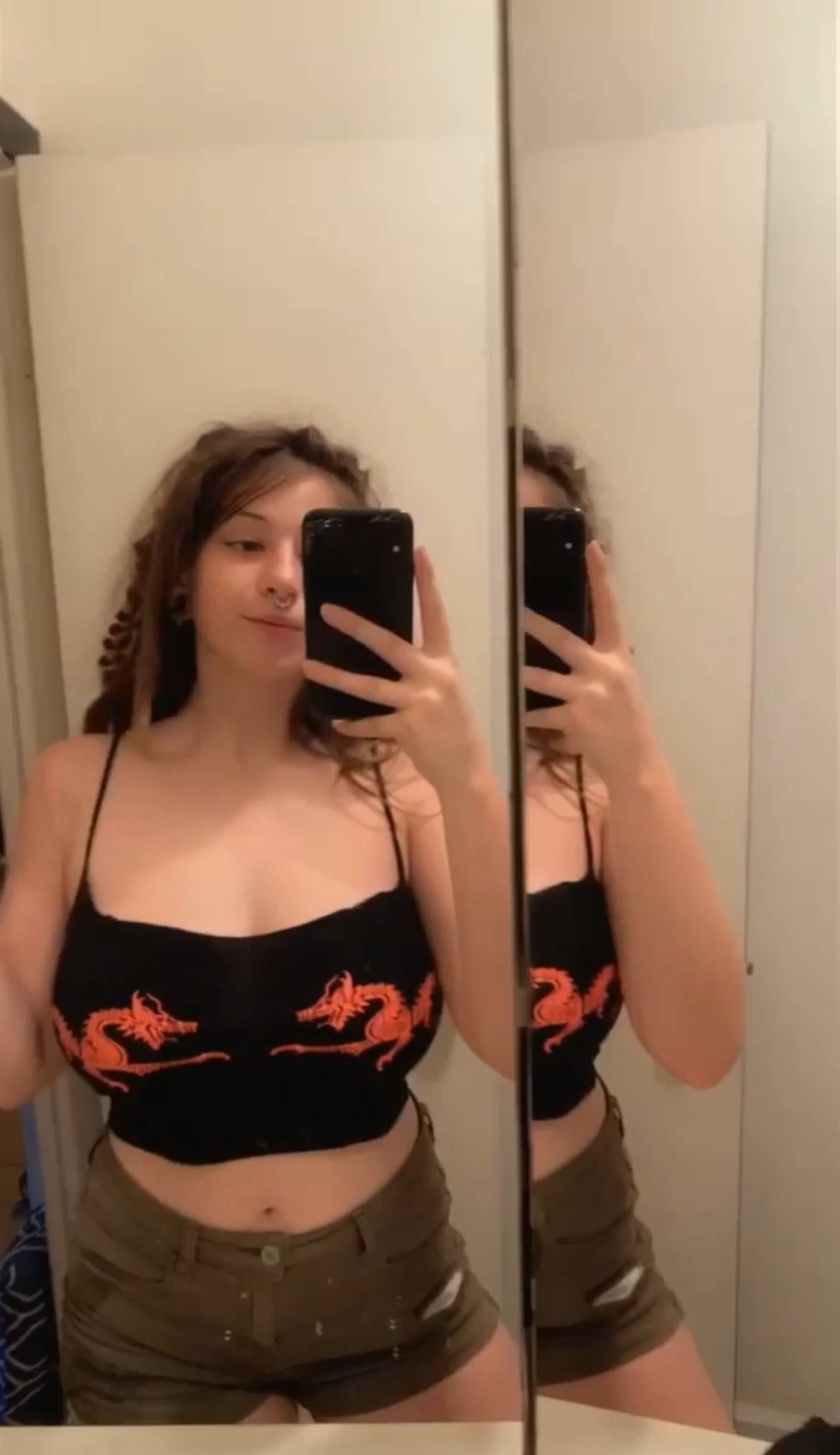 18 F introvert 🫣