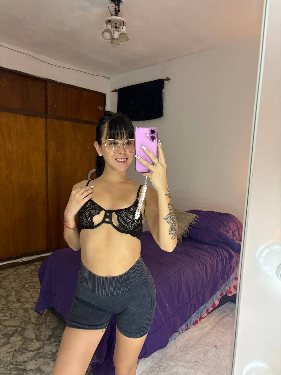 Snding nude to every guy that upvts (instantly)