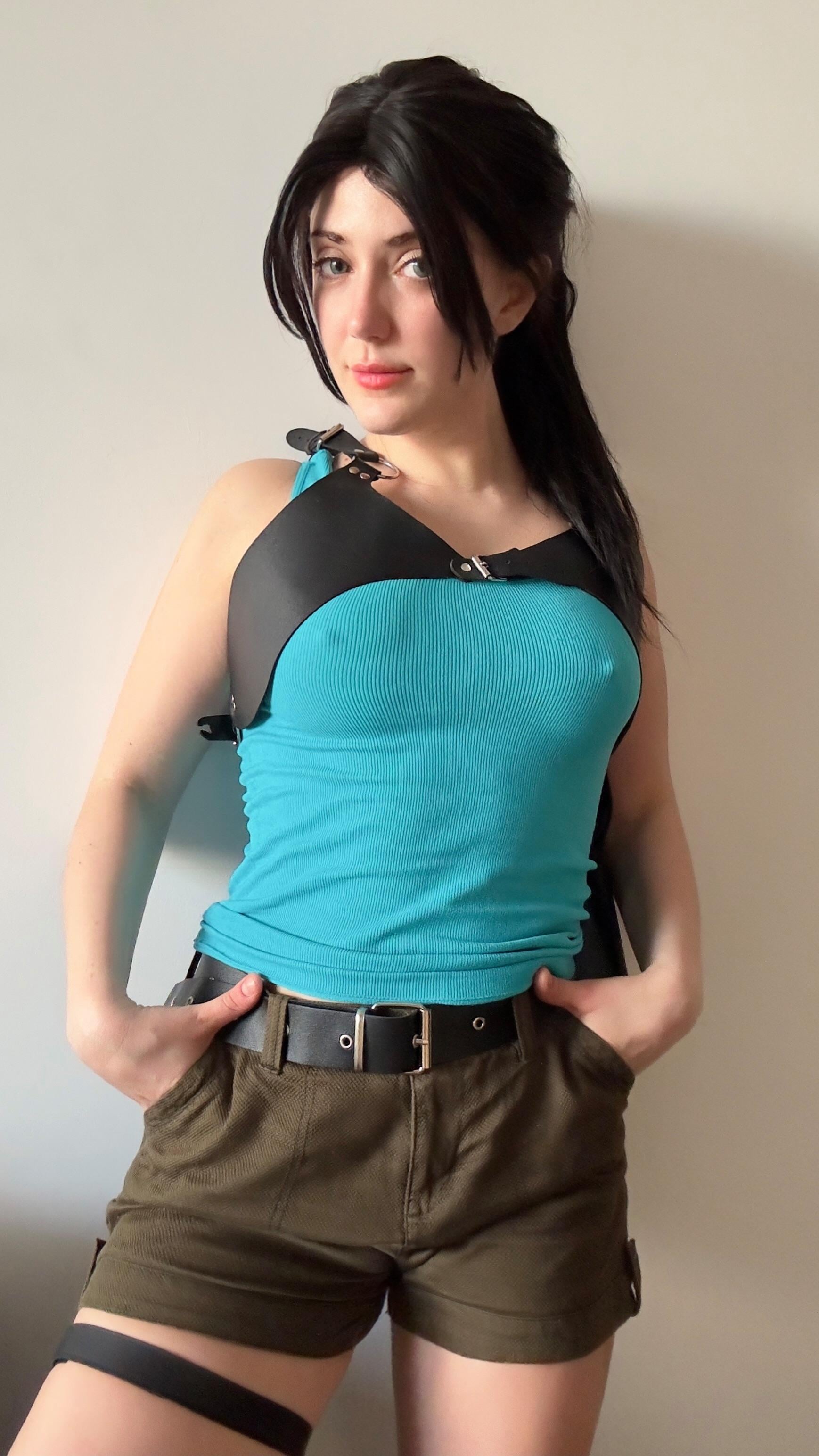 Lara Croft [Tomb Raider] by FLEURXY