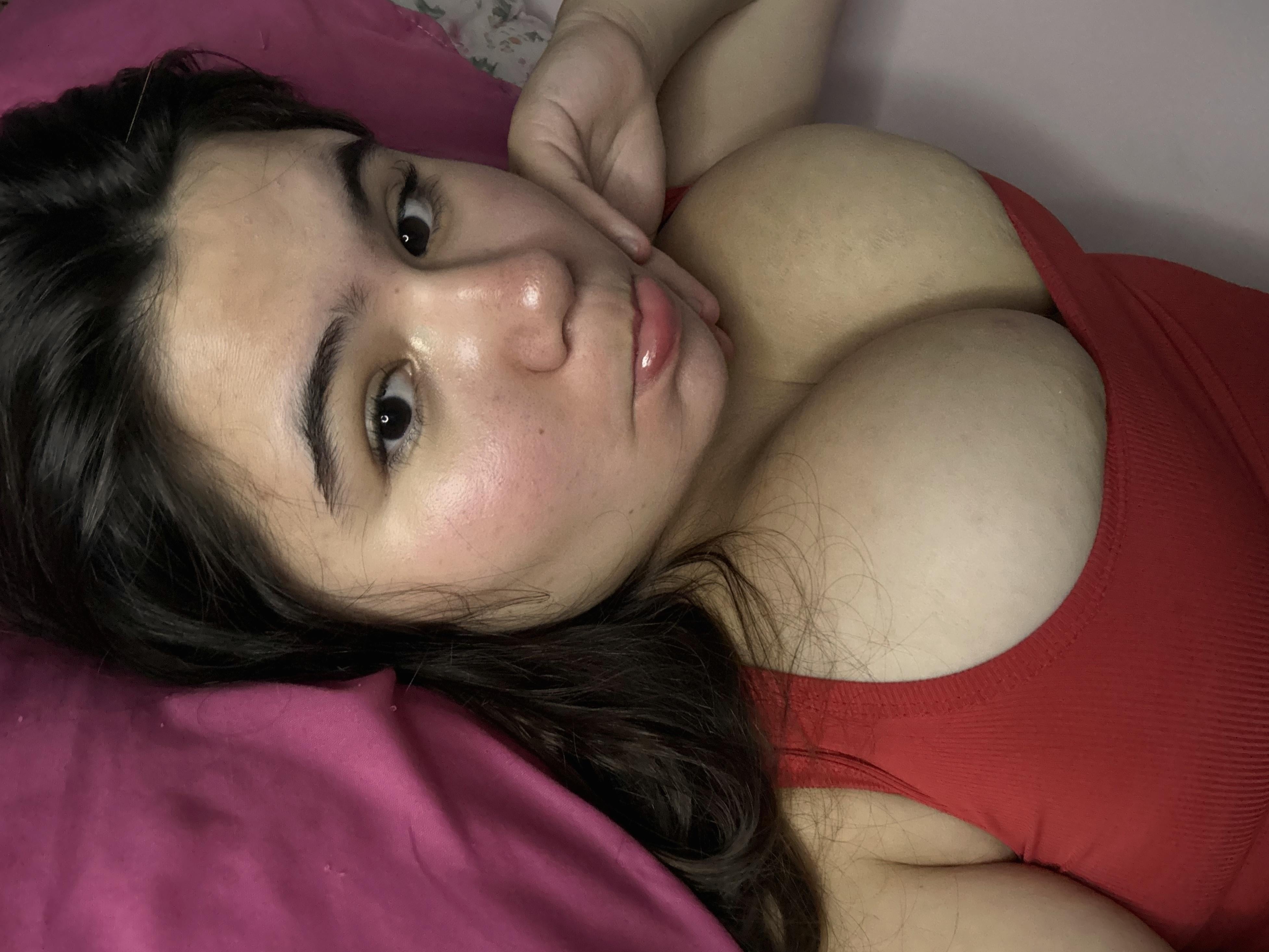 i spend way too much time in front of my PC, come distract me