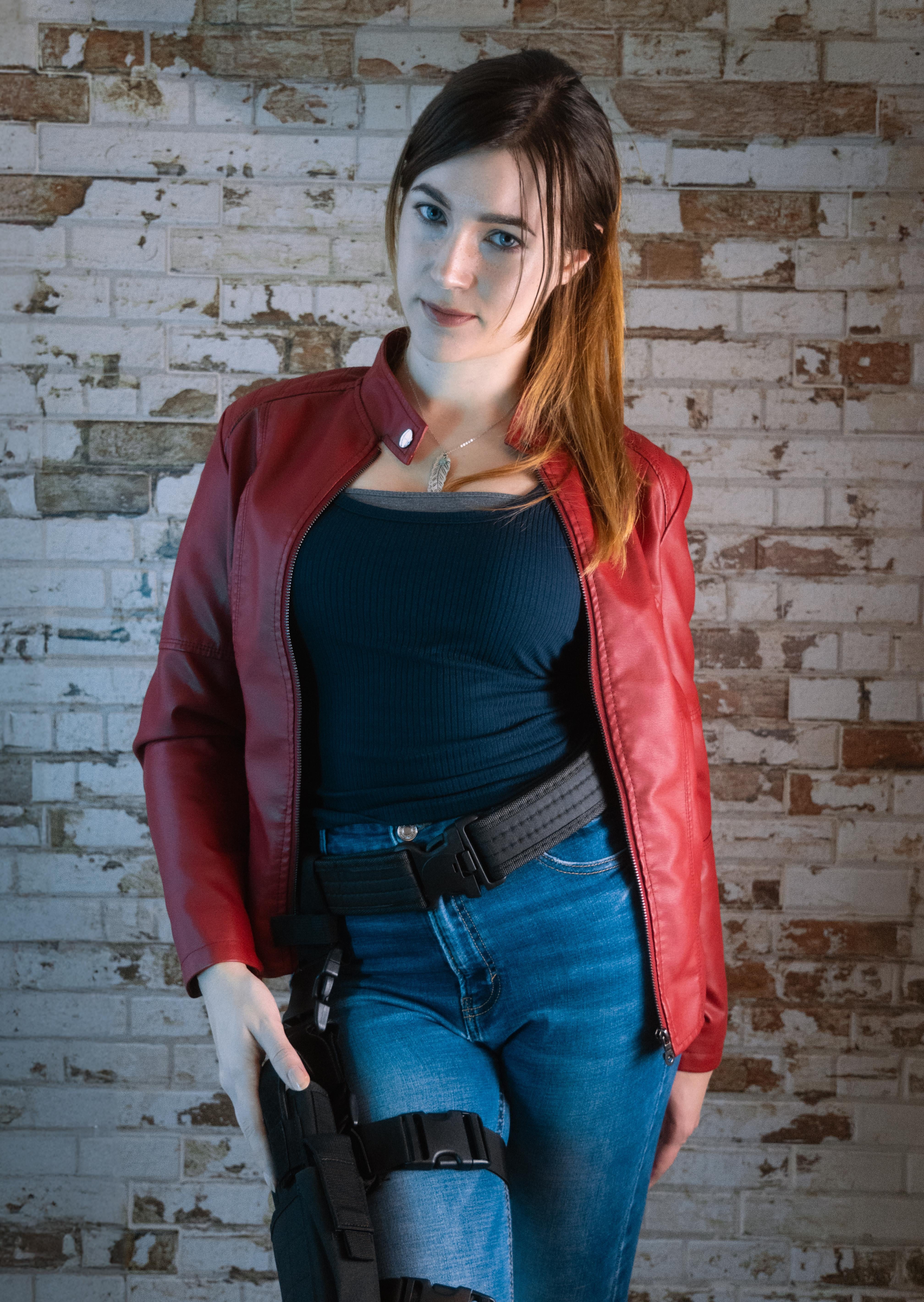 Claire Cosplay (by Milashiroki)