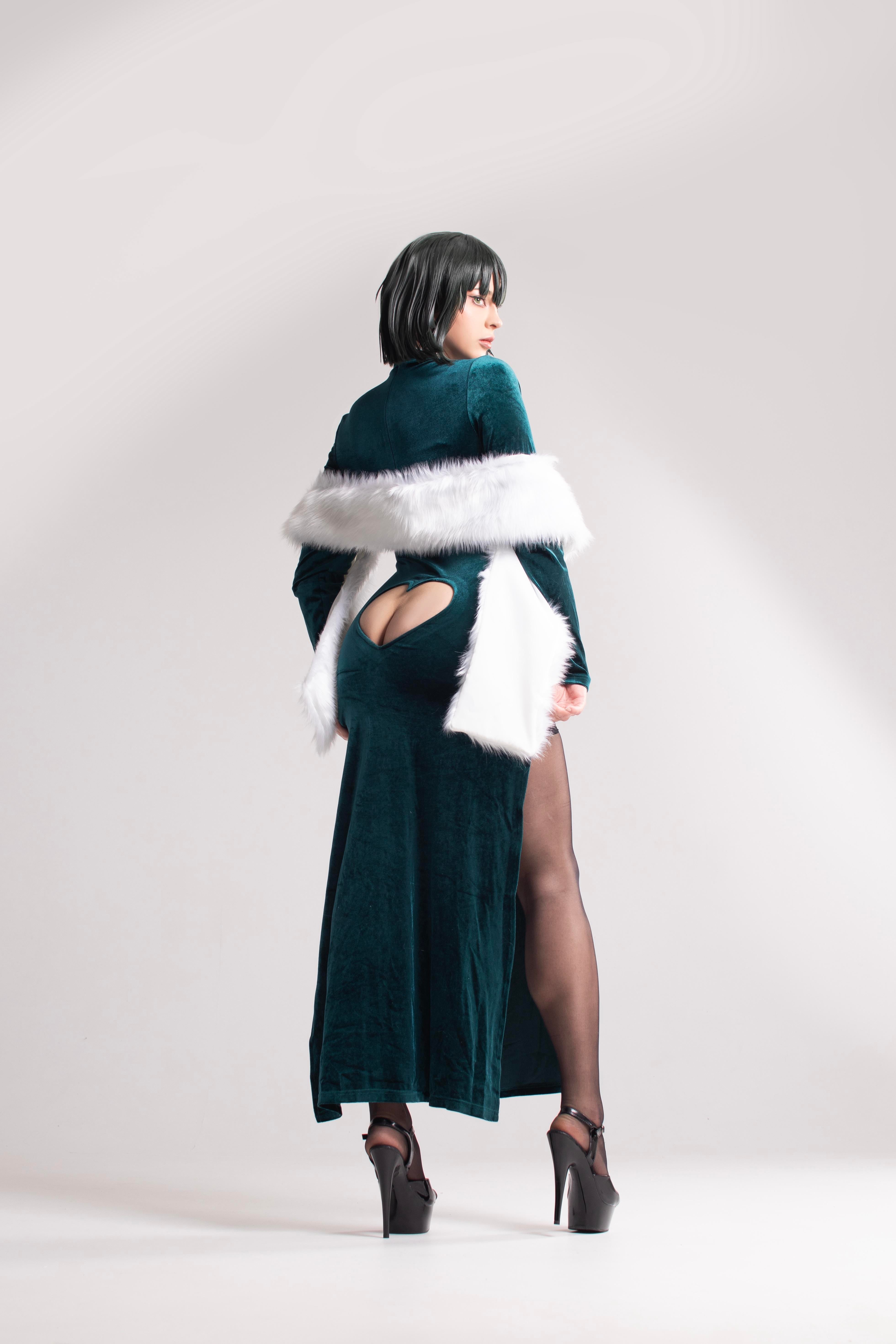 Ana Chuu Brings Fubuki to Life in Stunning Cosplay